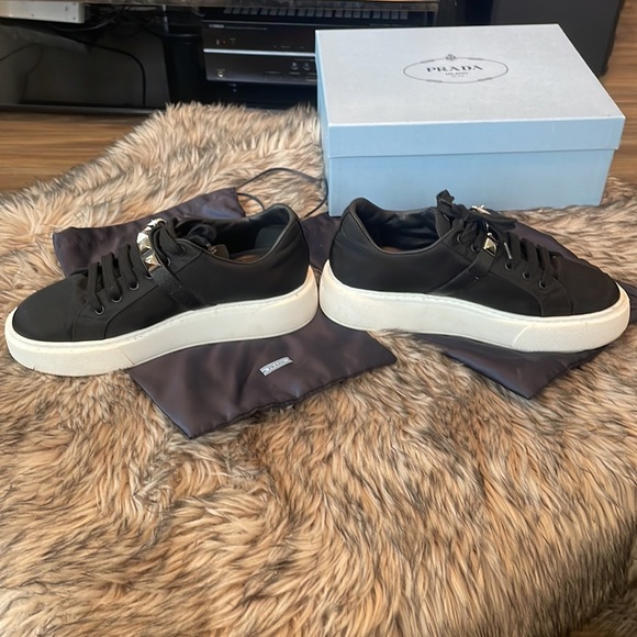 Prada shoes - Picture 3 of 7